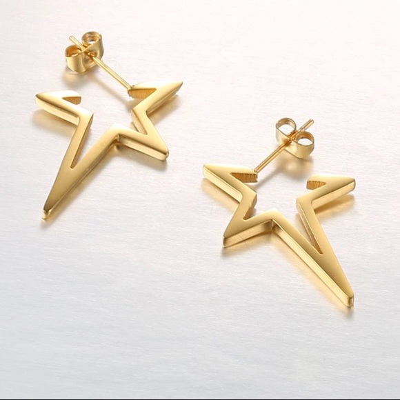 🎉HP🎉 🆕 CARINA Star Earrings - Picture 2 of 8